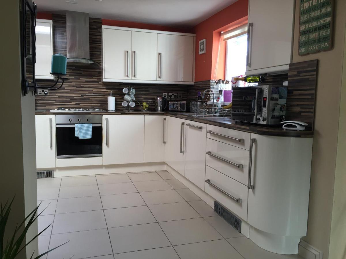 The Mews - Less Than 1Km To City Centre - Stadium - Castle - 10 Min Walk Cardiff Exterior photo